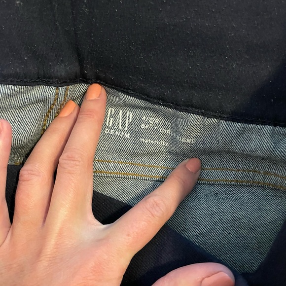 Gap Maternity Girlfriend Jeans - Picture 2 of 3
